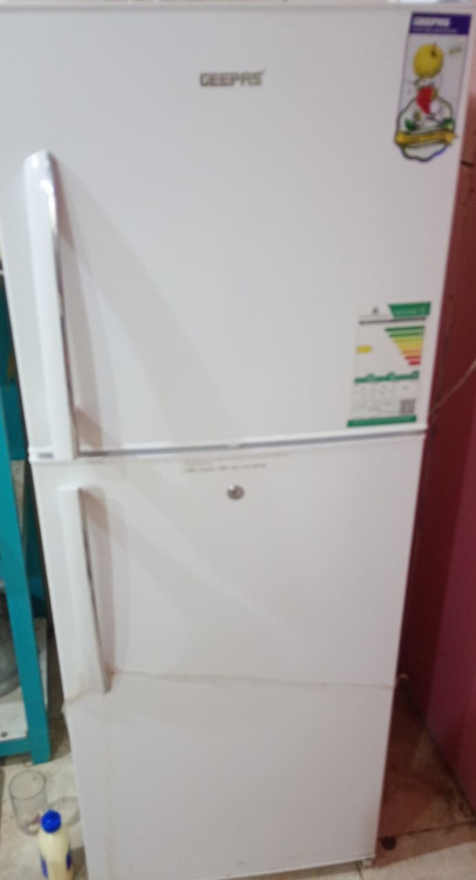 Makkah, Appliances, SAR 695,  Refrigerator Fridge 201L ( GEEPAS ) DE FROST