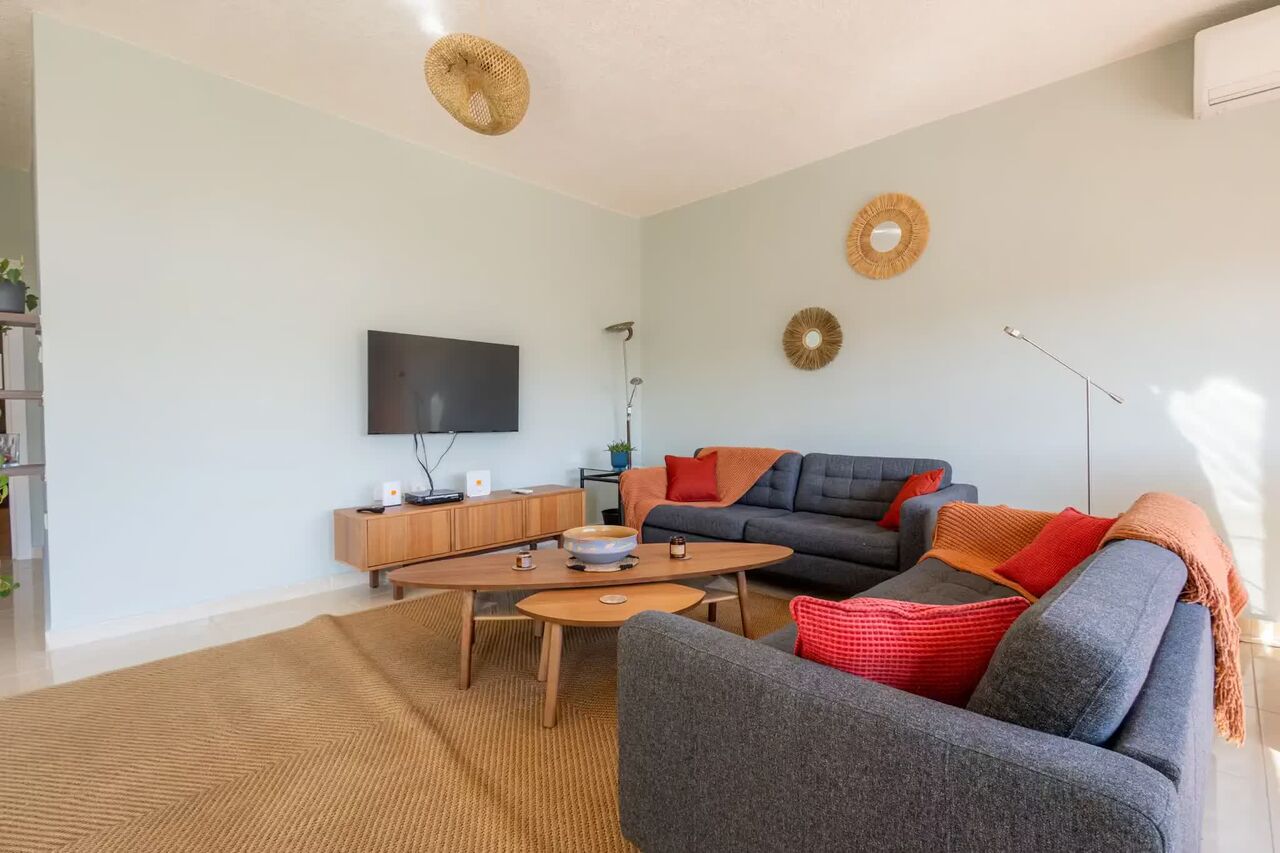 Amman, Apartments, Flats, Houses & Villas, JOD 1200/month,  Furnished,  3 BR,  Your Colorful Sanctuary Awaits In The Heart Of
