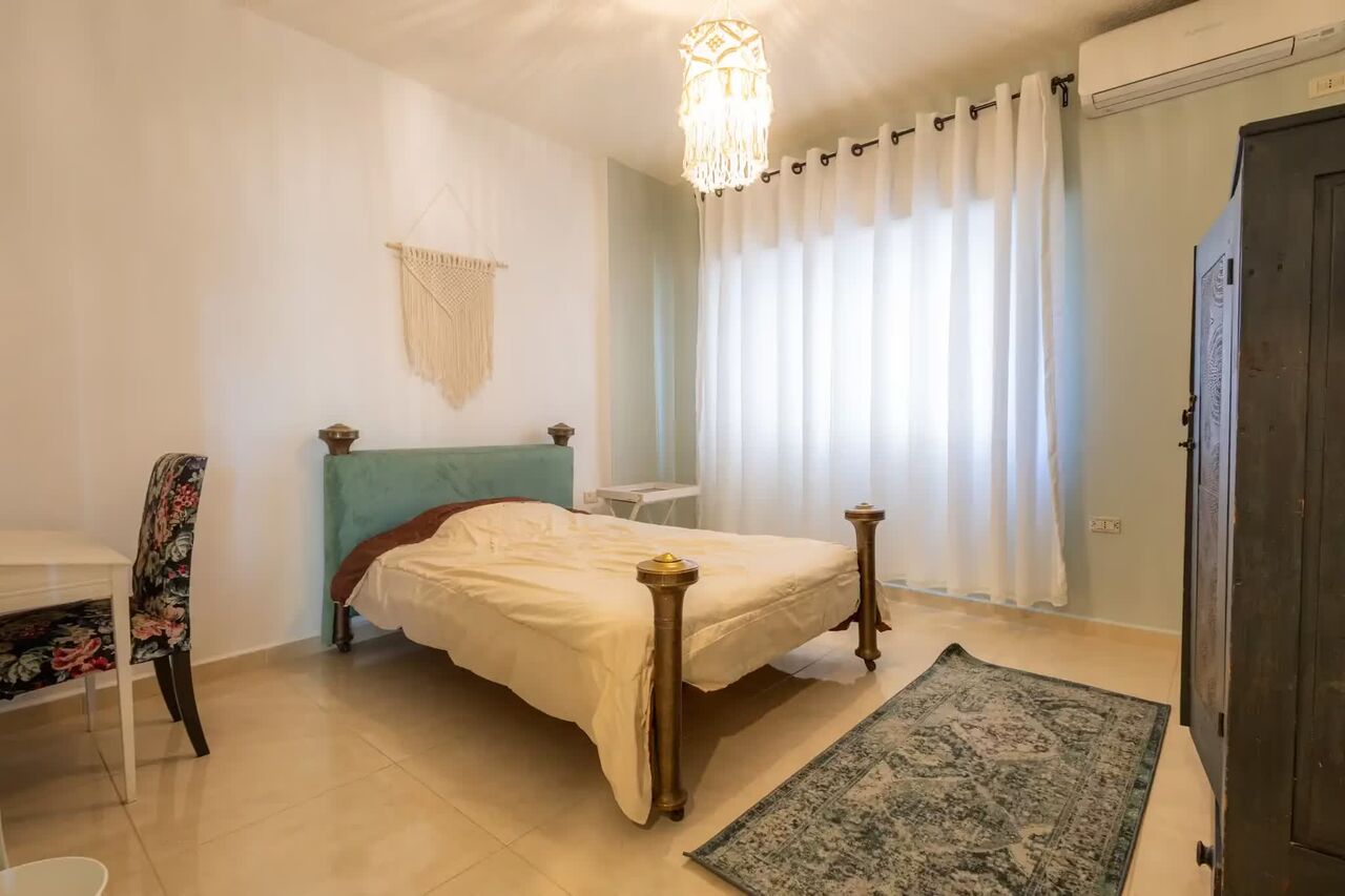 Amman, Apartments, Flats, Houses & Villas, JOD 1200/month,  Furnished,  3 BR,  Your Colorful Sanctuary Awaits In The Heart Of