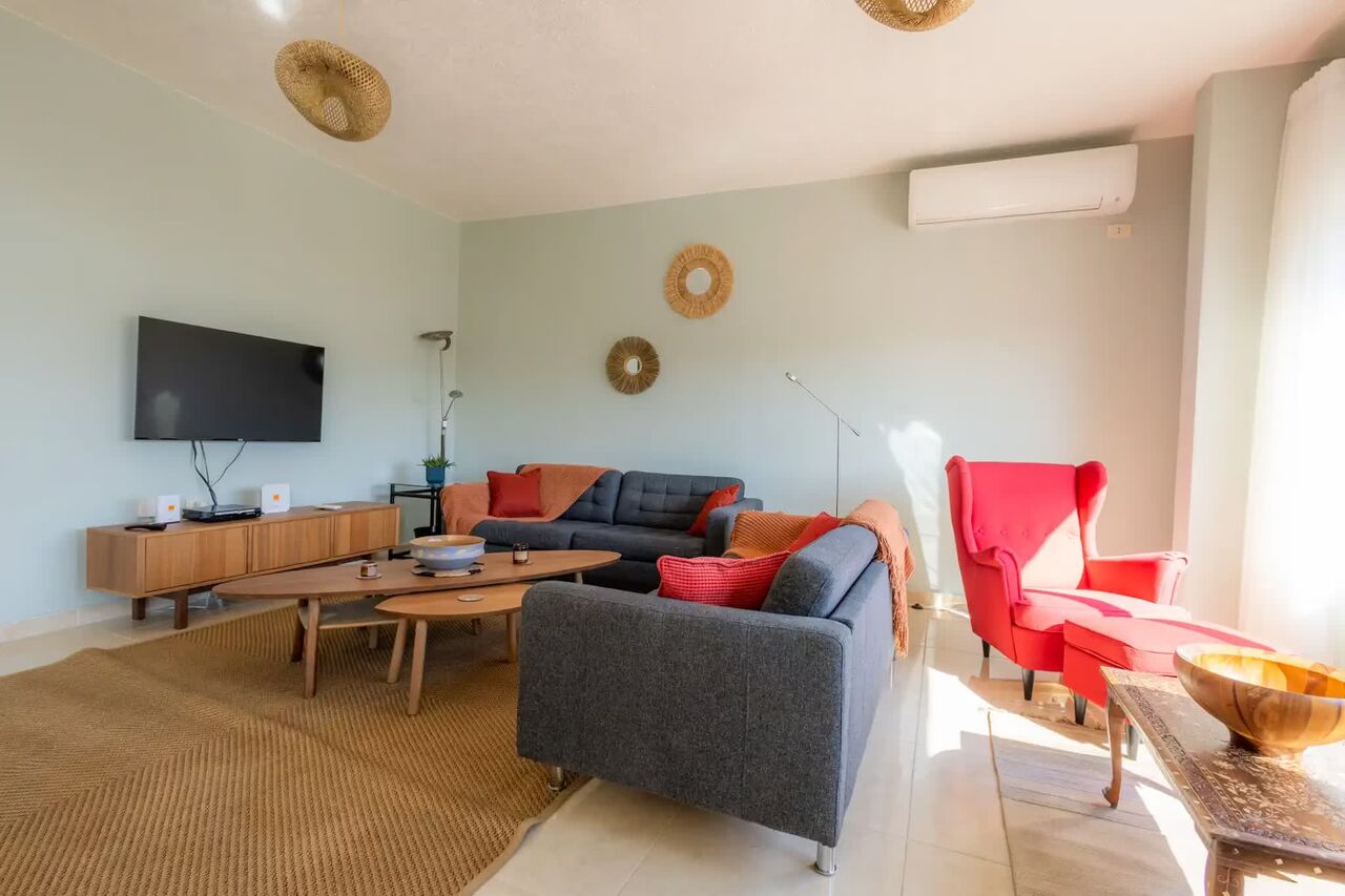 Amman, Apartments, Flats, Houses & Villas, JOD 1200/month,  Furnished,  3 BR,  Your Colorful Sanctuary Awaits In The Heart Of
