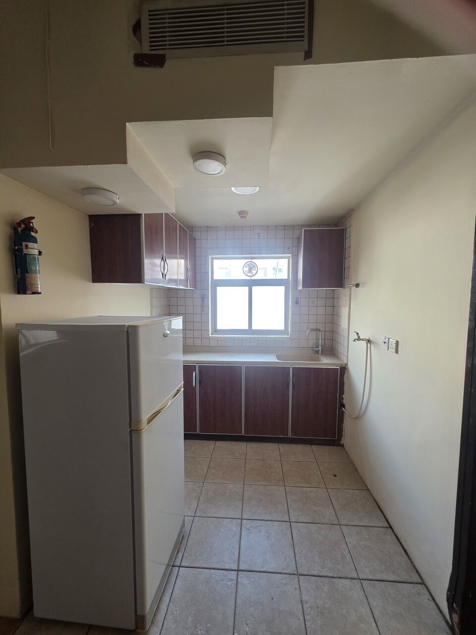Hoora, Apartments, Flats, Houses & Villas, BHD 160/month,  1 BR,  Neet Semi Furnished 1 BHK Flat With Ewa @160/BD In Hoora