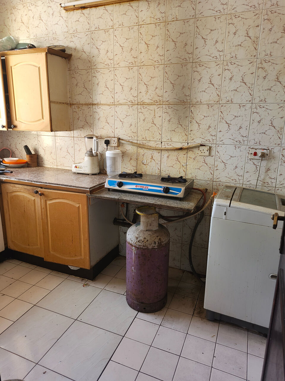 Hoora, Apartments, Flats, Houses & Villas, BHD 120/month,  1 BR,  Room For Rent. 120 BD/ Bed Space 40 BD