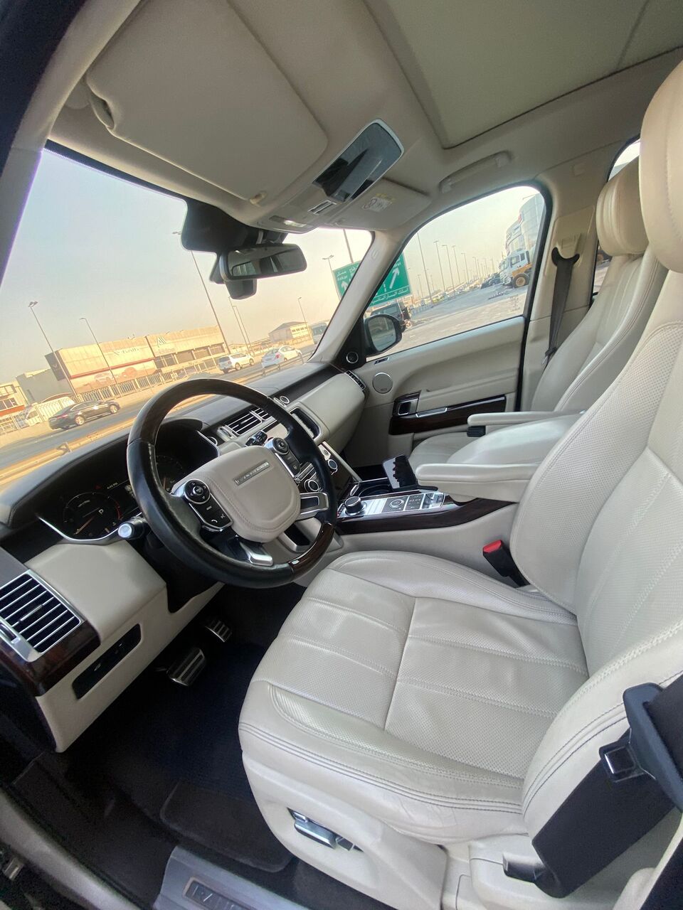 Manama, Vehicles, Cars & Trucks , BHD 8000,  Range Rover Vogue SE,  2014,  Automatic,  123500 KM,    (Gold)