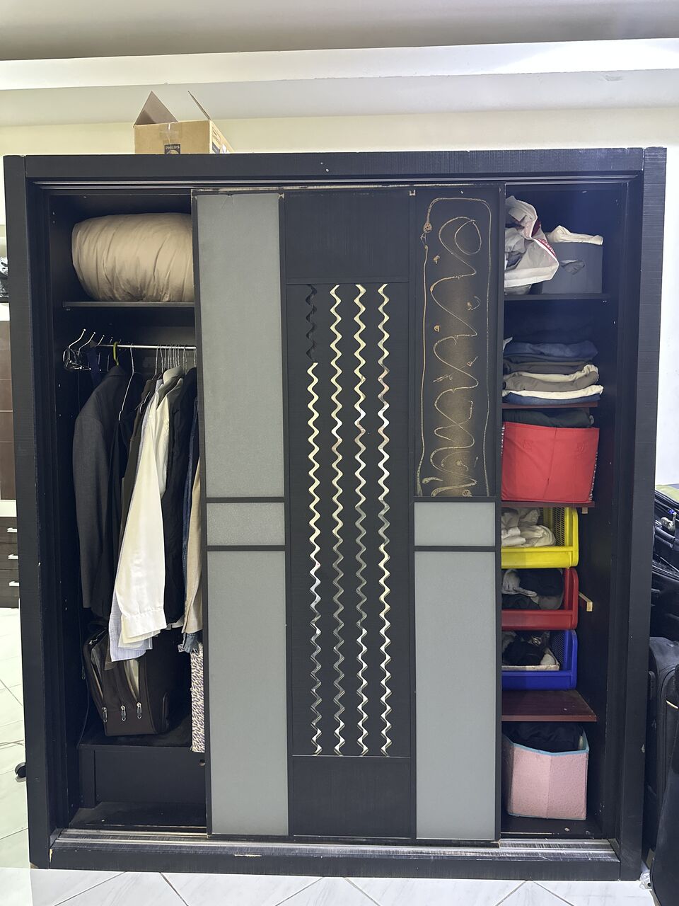 Al Murabba, Furniture, SAR 100,  Bed Set & Wardrobe Throw Away Price