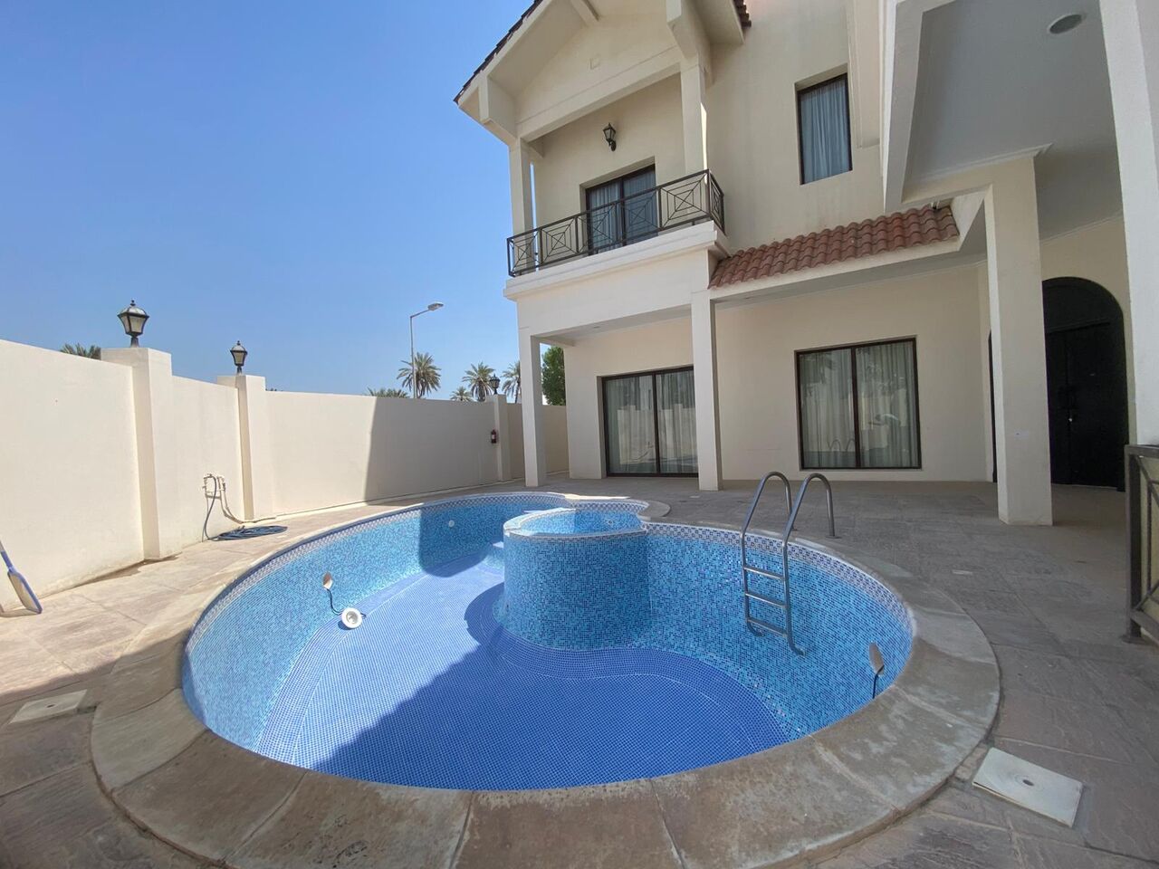 Adliya, Apartments, Flats, Houses & Villas, BHD 1000/month,  4 BR,  Adliya : 4 Bedroom Semi Furnished Villa With Private Pool