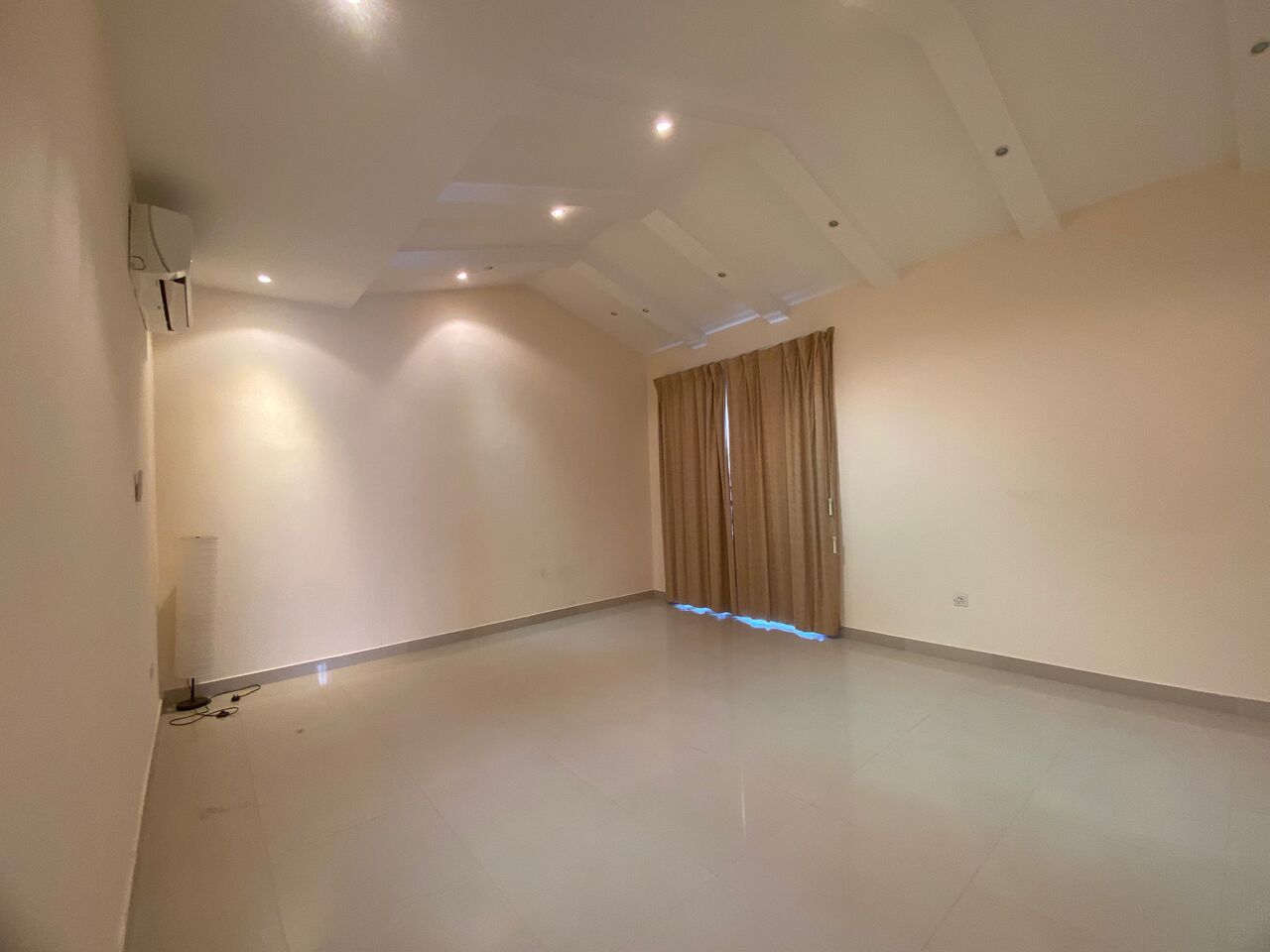 Adliya, Apartments, Flats, Houses & Villas, BHD 1000/month,  4 BR,  Adliya : 4 Bedroom Semi Furnished Villa With Private Pool