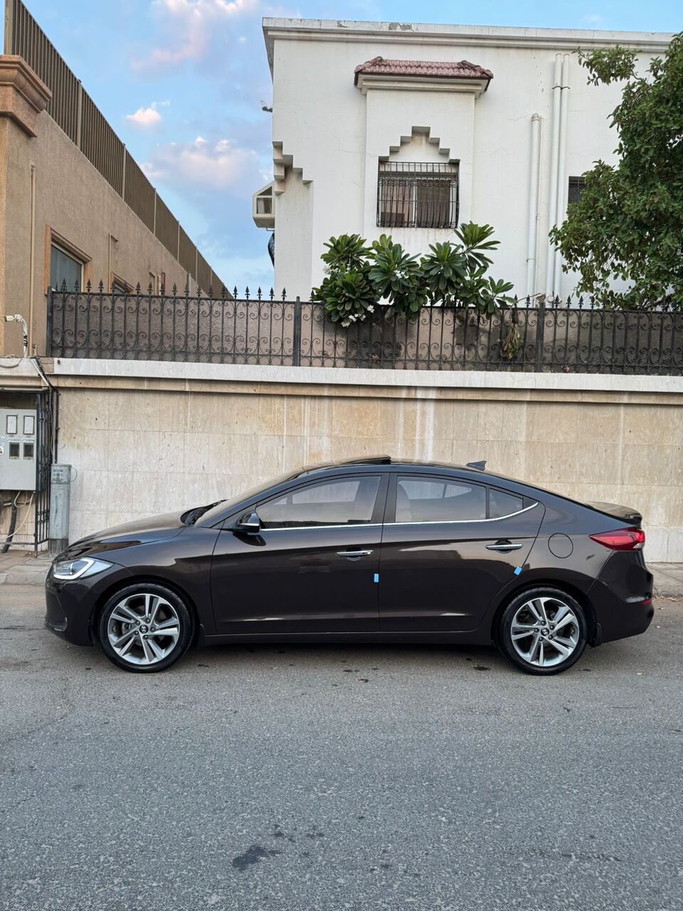 Jeddah, Vehicles, Cars & Trucks , SAR 32,  Hyundai Elantra,  2017,  Automatic,  290 KM,  For Sell Car