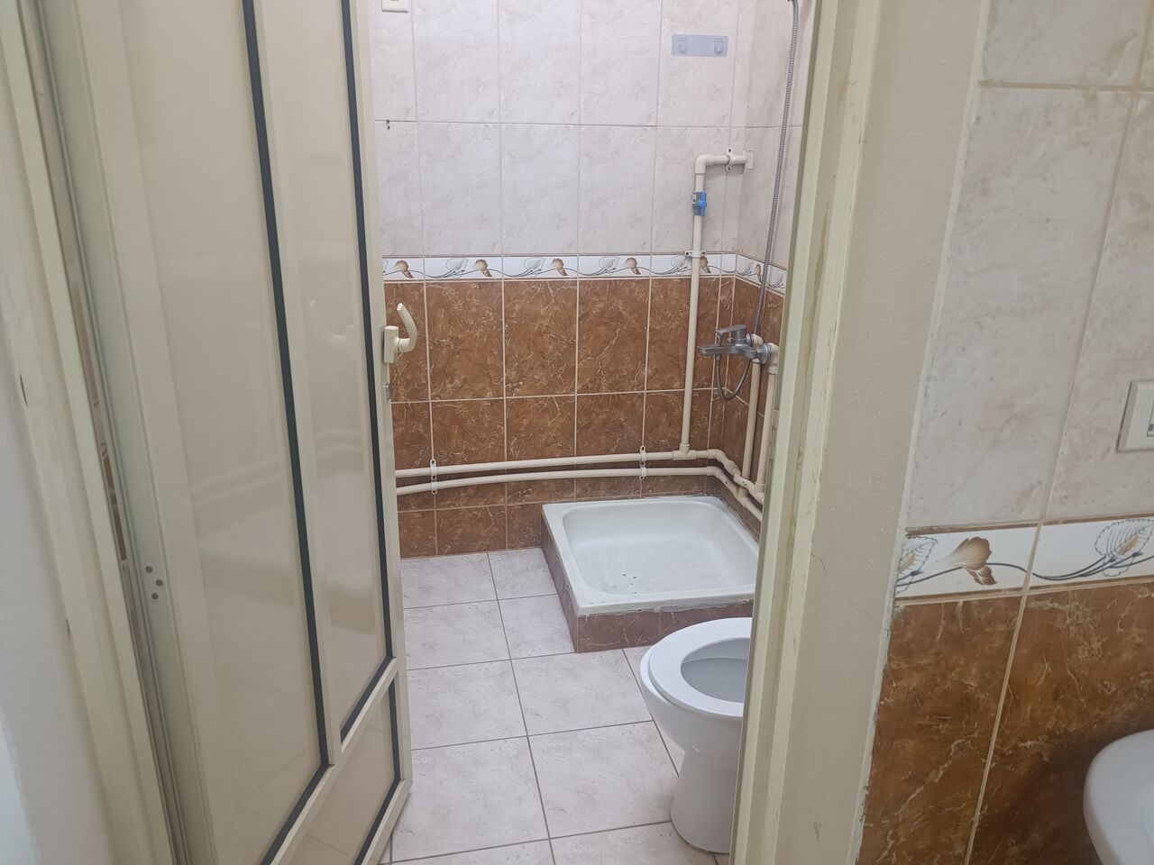Jubail, Sublets, SAR 13000/year,  1 BR,  A Big Neat And Clean Room Available For Rent For Executive Bachelor.