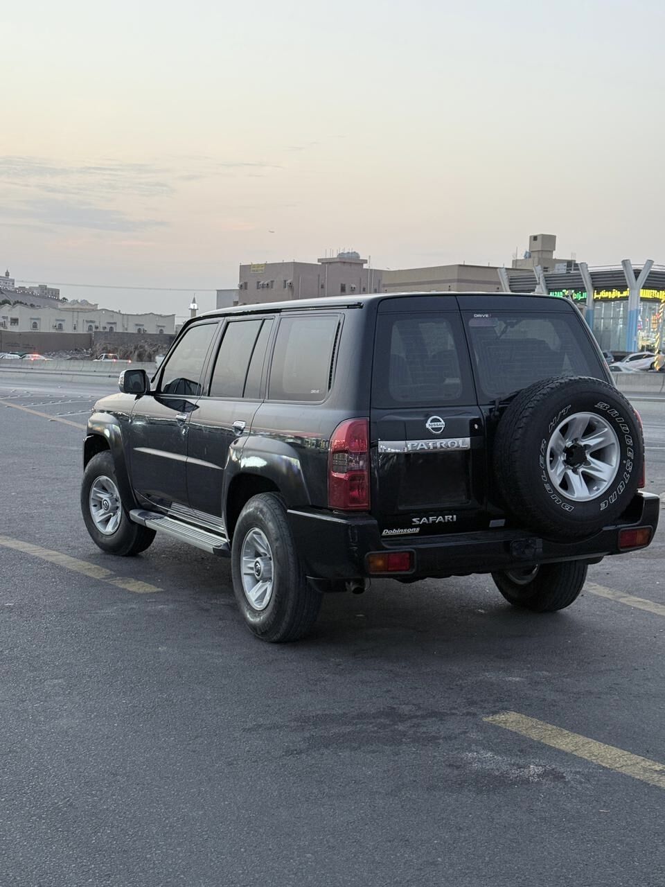 Jeddah, Vehicles, Cars & Trucks , Nissan Patrol Safari,  2022,  Automatic,  81000 KM,  Nissan Safari Full Option  For Sale