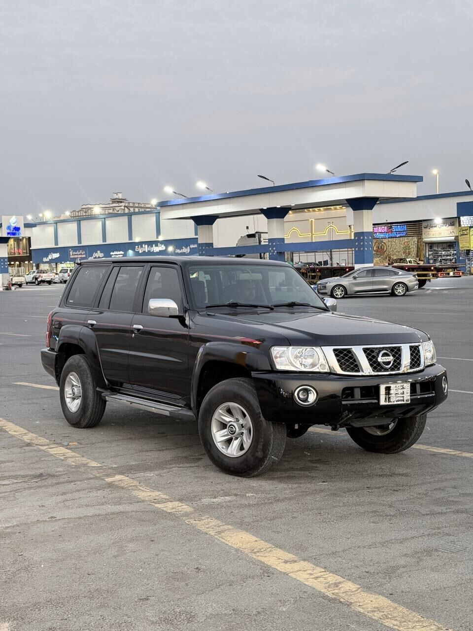 Jeddah, Vehicles, Cars & Trucks , Nissan Patrol Safari,  2022,  Automatic,  81000 KM,  Nissan Safari Full Option  For Sale