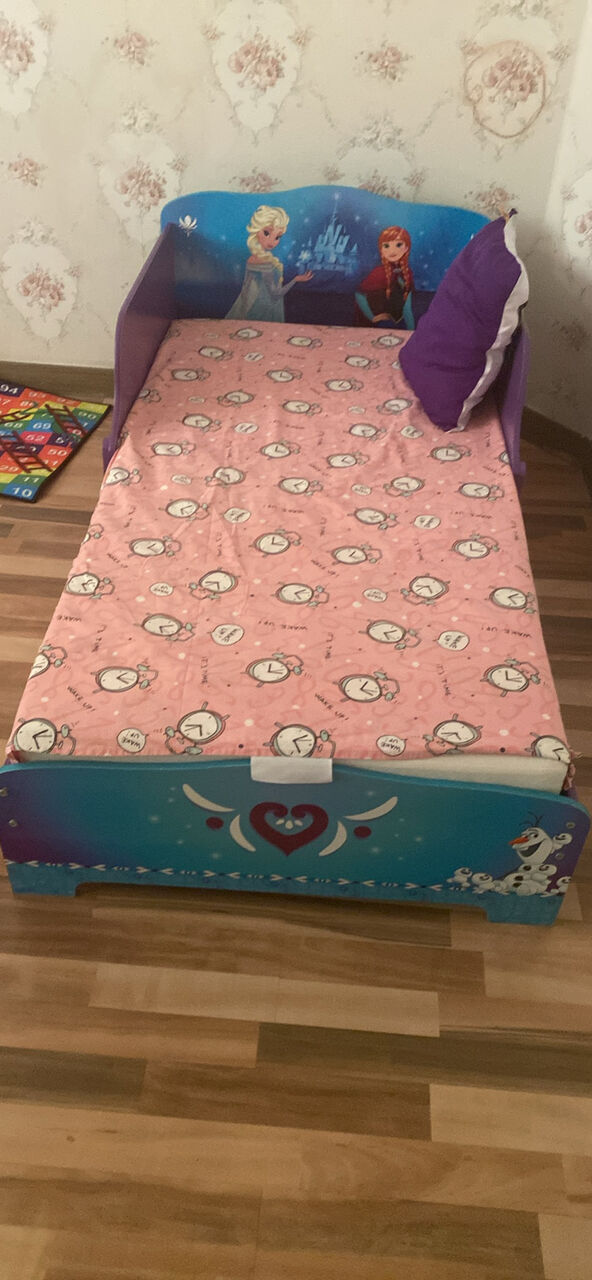 Al Nakhil, Furniture, SAR 400,  Frozen Elsa Bed In Excellent Condition