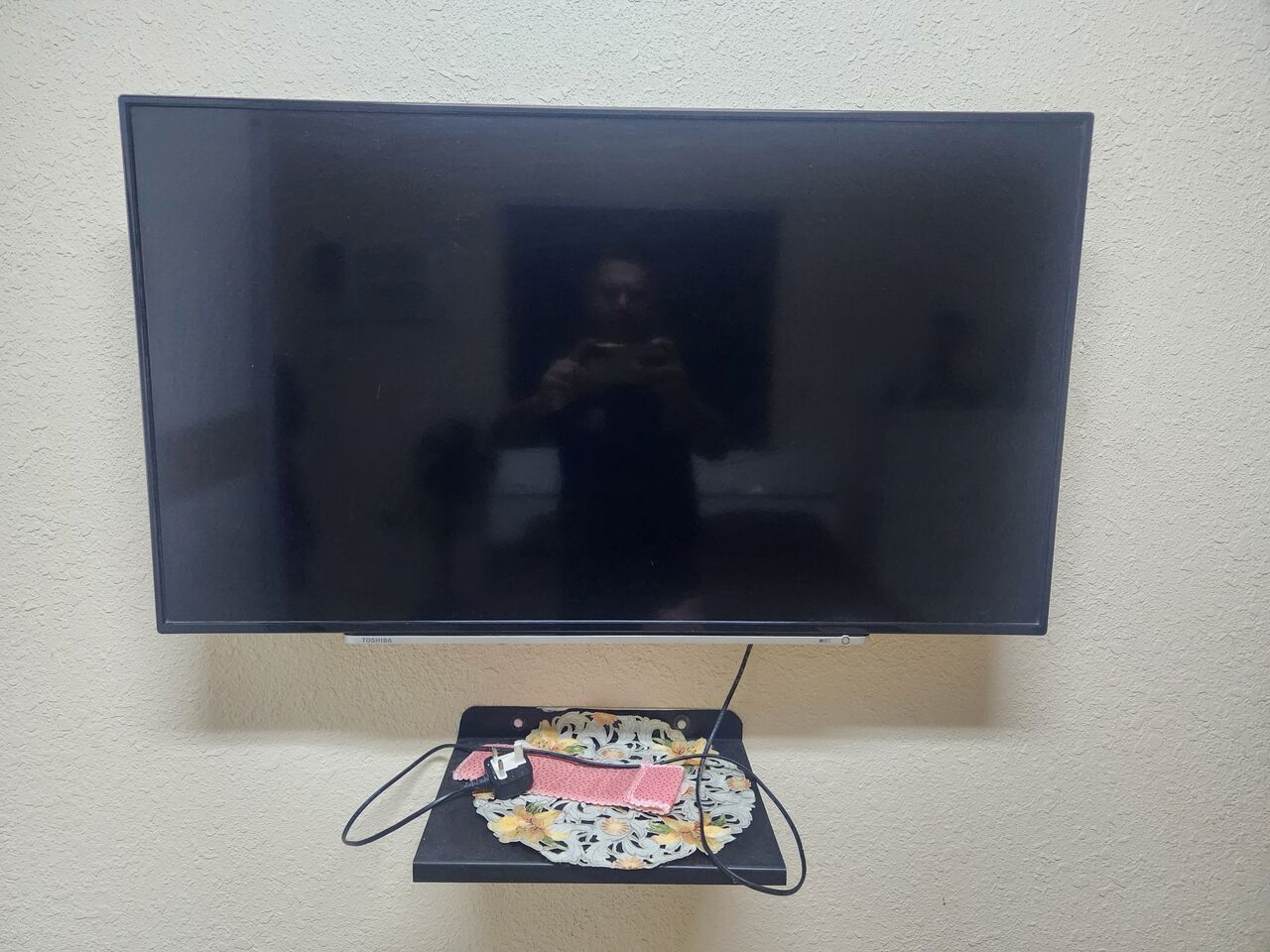 Jubail, Household Items, SAR 500,  Dine-inTable And Toshiba LED TV 36 Inches