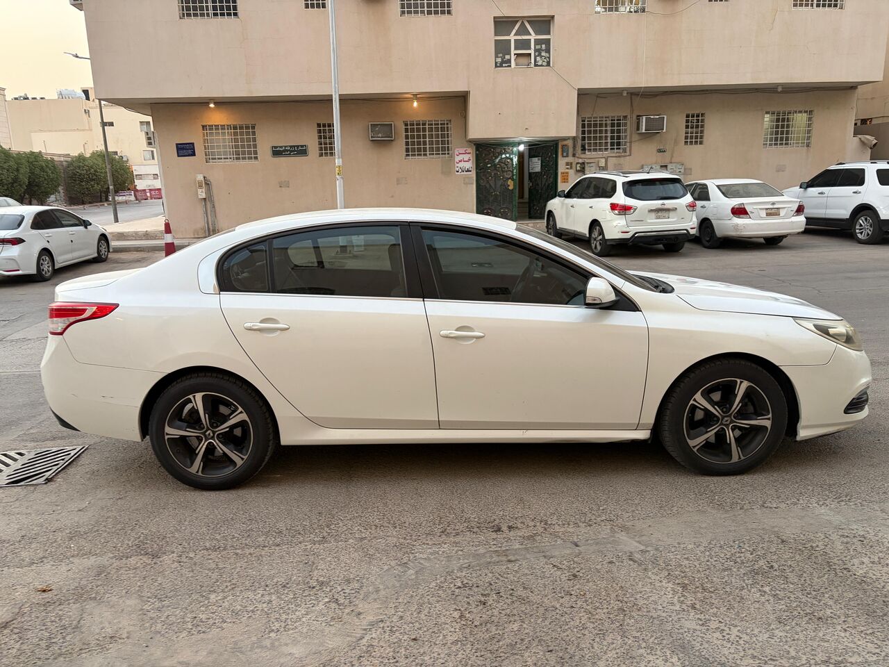 Al Malaz, Vehicles, Cars & Trucks , SAR 20000,  Renault Safrane,  2016,  Automatic,  221000 KM,    FOR SALE