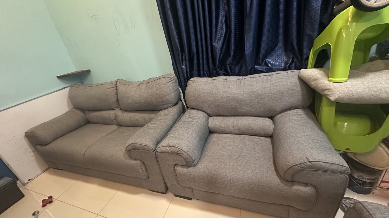 Madinat Al Ummal, Furniture, SAR 700,  7 Seter Wide Sofa, HOME Center Look Like New -Brand New Condition