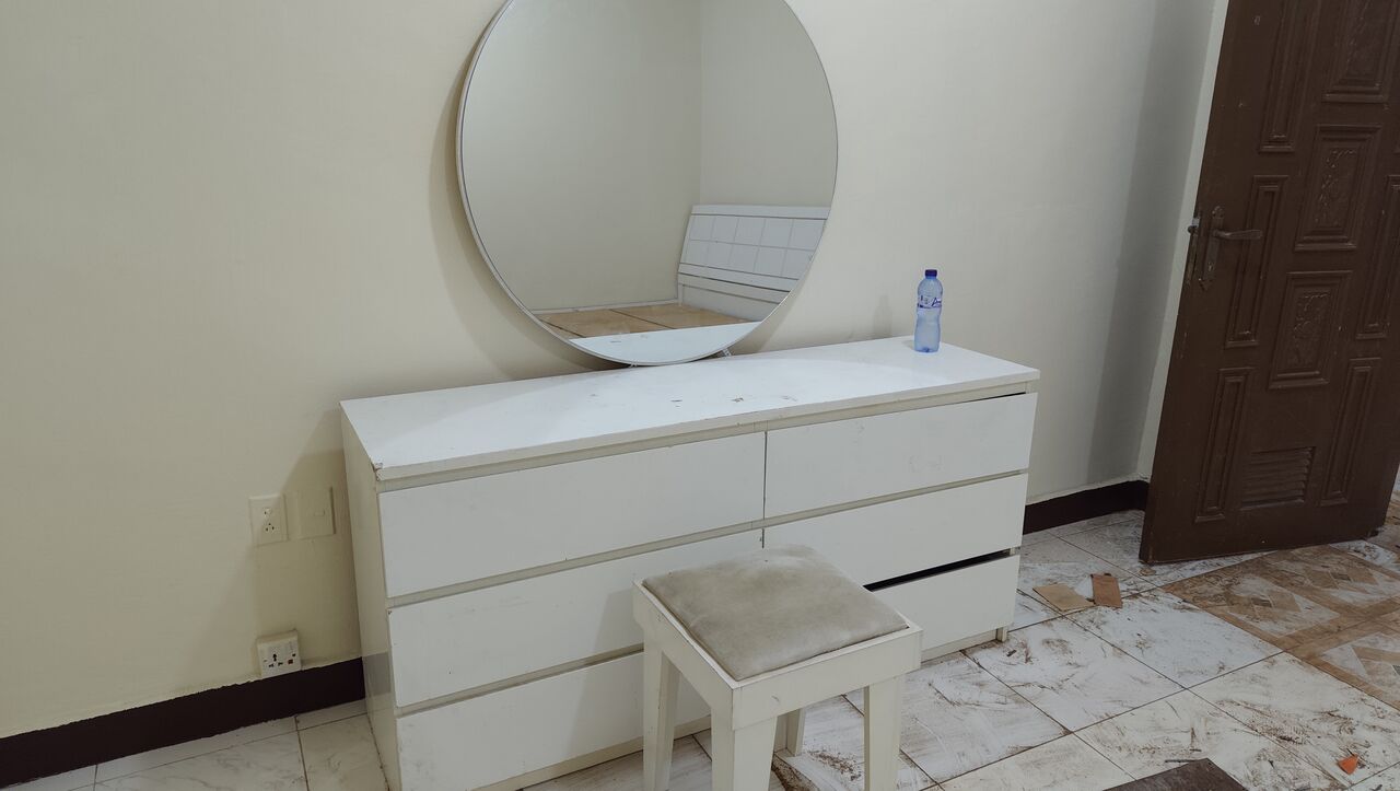 Al Adama, Household Items, SAR 850,  House Hold Items- King Size Bed  With Big Wardrobe, Dressing Table
