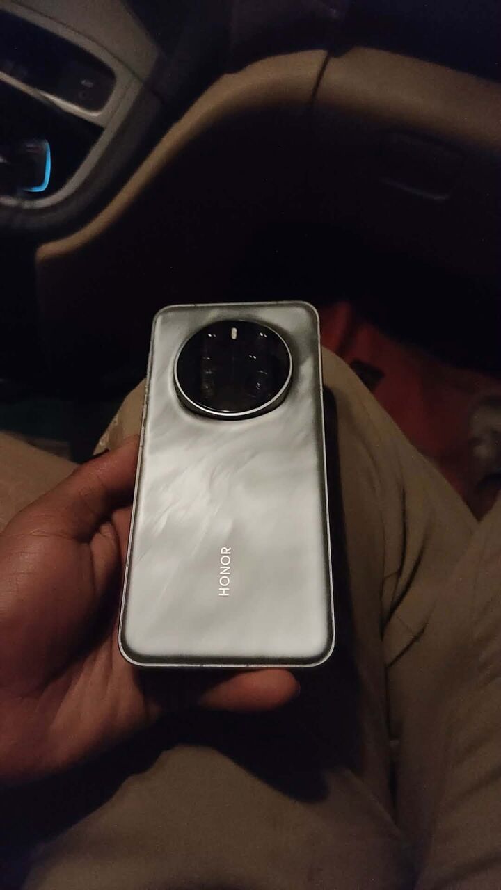 Riyadh, Mobile Phones, SAR 1900,  Honor Magic 7 Pro. Excellent Condition. Complete Box And Accessories