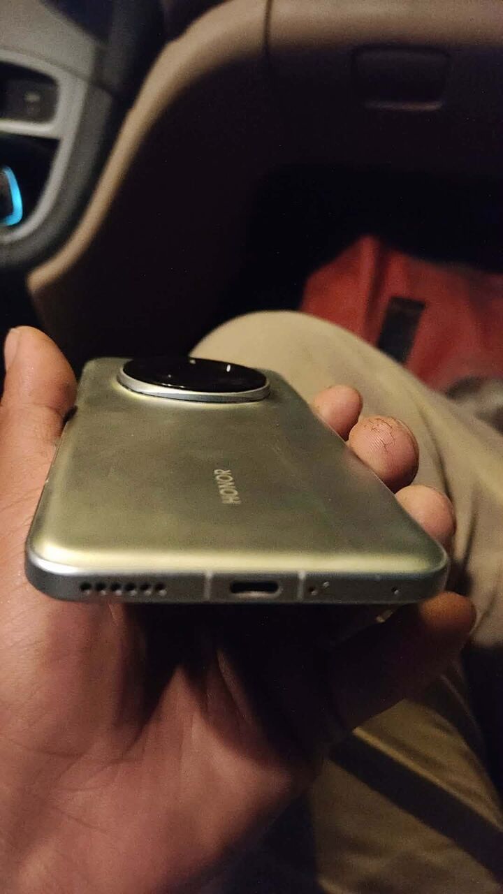 Riyadh, Mobile Phones, SAR 1900,  Honor Magic 7 Pro. Excellent Condition. Complete Box And Accessories