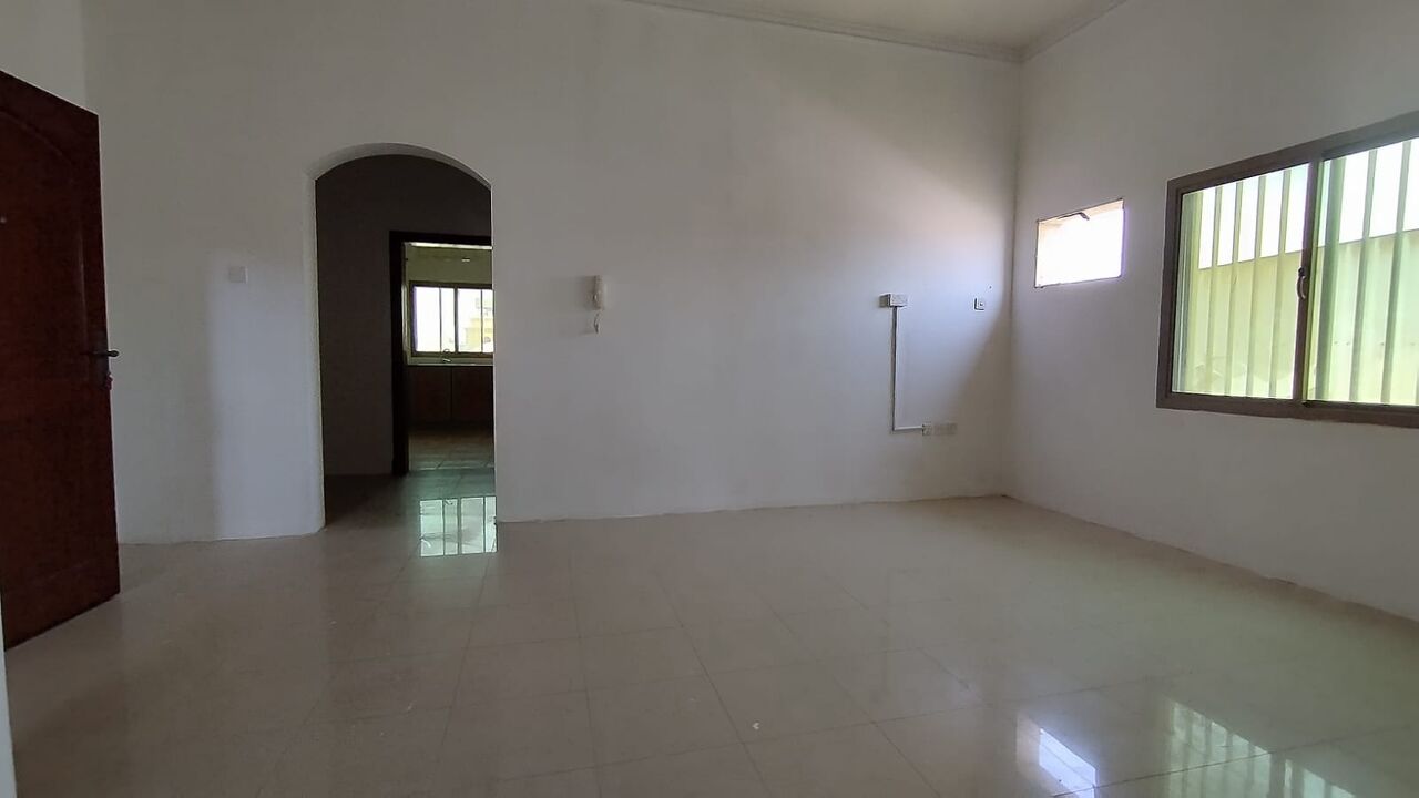 Manama, Apartments, Flats, Houses & Villas, BHD 150/year,  2 BR,  Aali:- 2Bhk Unfurnished Flat On Rrnt Close To Philipines School..