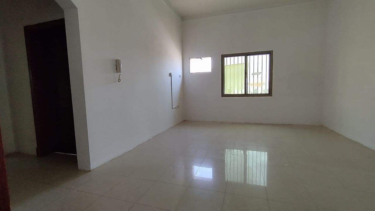 Manama, Apartments, Flats, Houses & Villas, BHD 150/year,  2 BR,  Aali:- 2Bhk Unfurnished Flat On Rrnt Close To Philipines School..