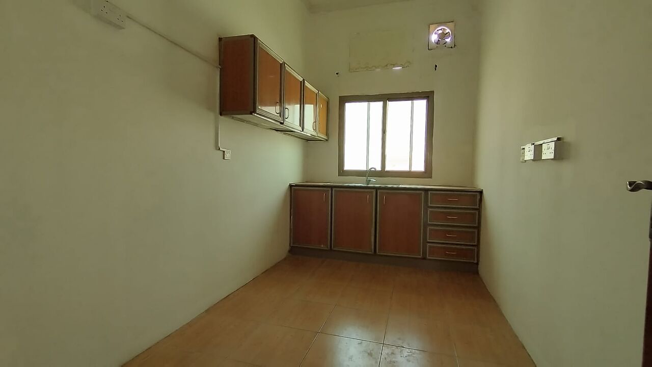 Manama, Apartments, Flats, Houses & Villas, BHD 150/year,  2 BR,  Aali:- 2Bhk Unfurnished Flat On Rrnt Close To Philipines School..