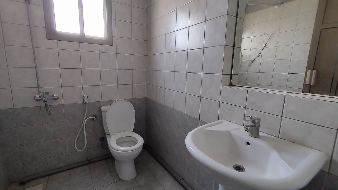 Manama, Apartments, Flats, Houses & Villas, BHD 150/year,  2 BR,  Aali:- 2Bhk Unfurnished Flat On Rrnt Close To Philipines School..
