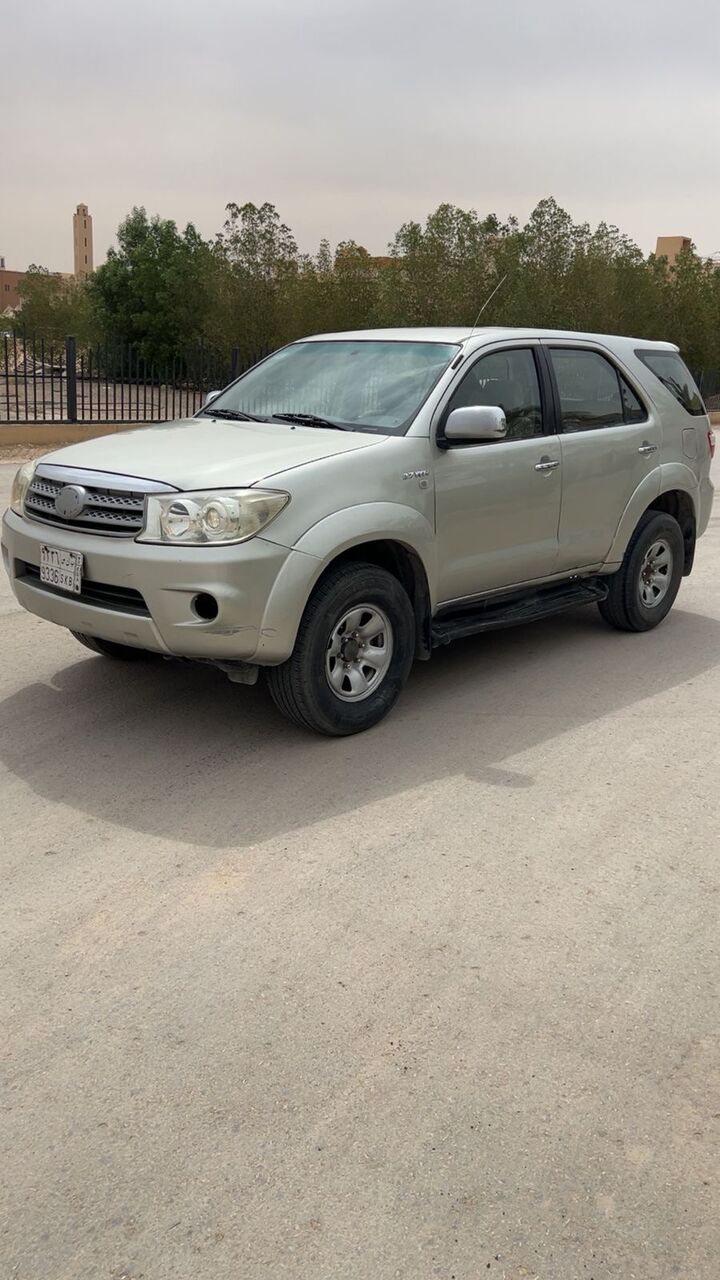 Riyadh, Vehicles, Cars & Trucks , SAR 28000,  Toyota Fortuner,  2011,  Automatic,  400000 KM,