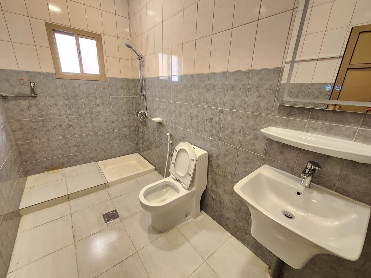 Manama, Apartments, Flats, Houses & Villas, BHD 220/month,  2 BR,  110 Sq. Meter,  2 Bedrooms Apartment For Rent In Jurdab( All Inclusive)