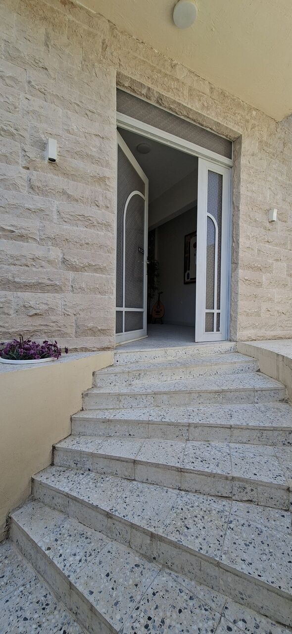 Riyadh, Apartments, Flats, Houses & Villas, SAR 64/year,  2 BR,  160 Sq. Meter,  Floor In A Villa Overlooking A Public Park At Rabwah, Riyadh