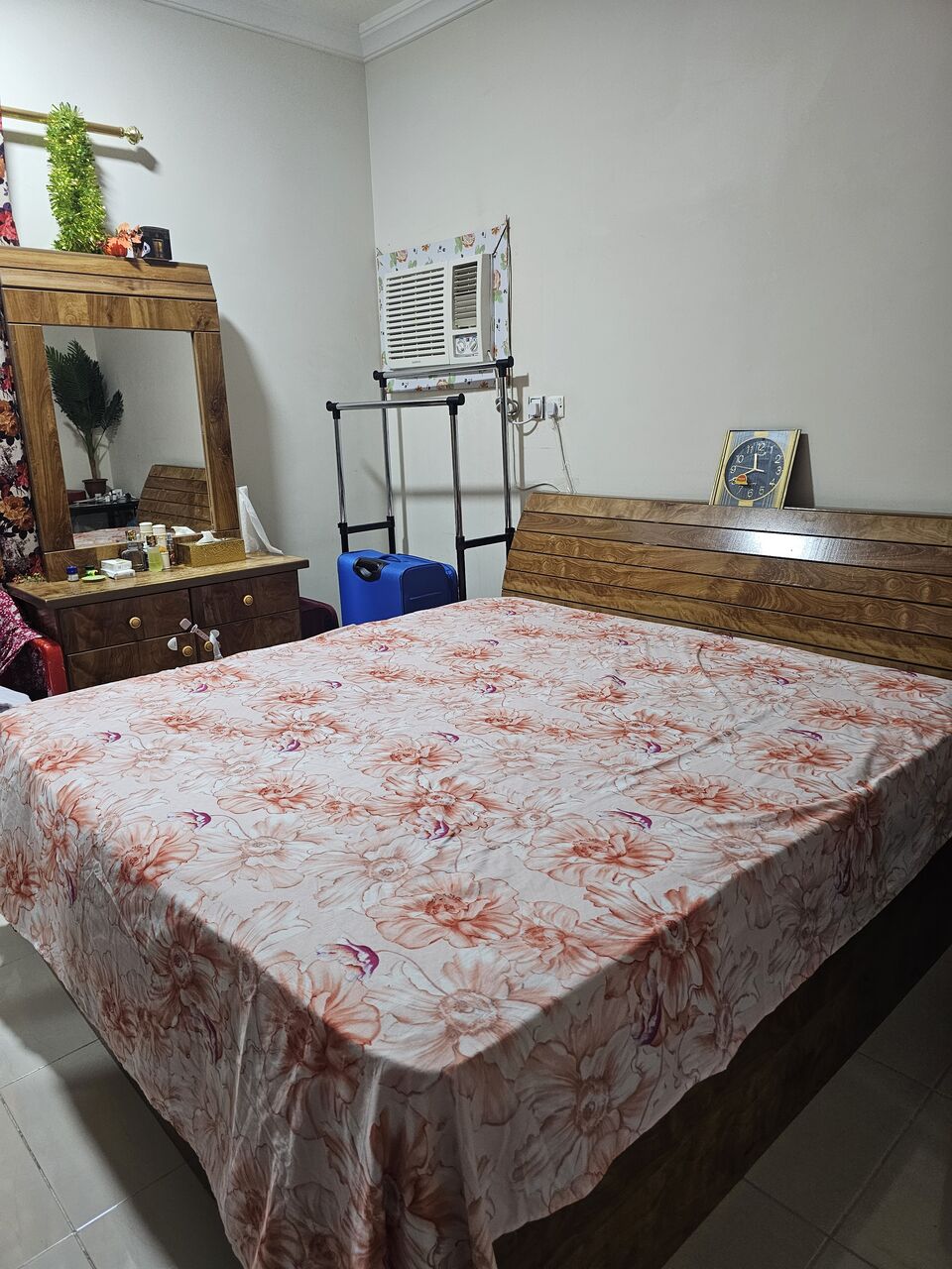 Jeddah, Furniture, SAR 1500,  Bed Set For Sale
