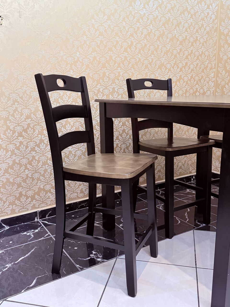 Al Badiyah, Furniture, SAR 1800,  URGENT SALE &ndash; Ashley Dining Table Set With 4 Chairs