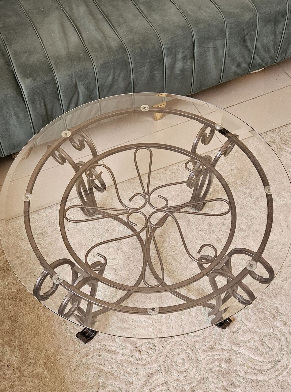 Riyadh, Furniture, SAR 1,  Glass Table & Standing Mirror For Sale