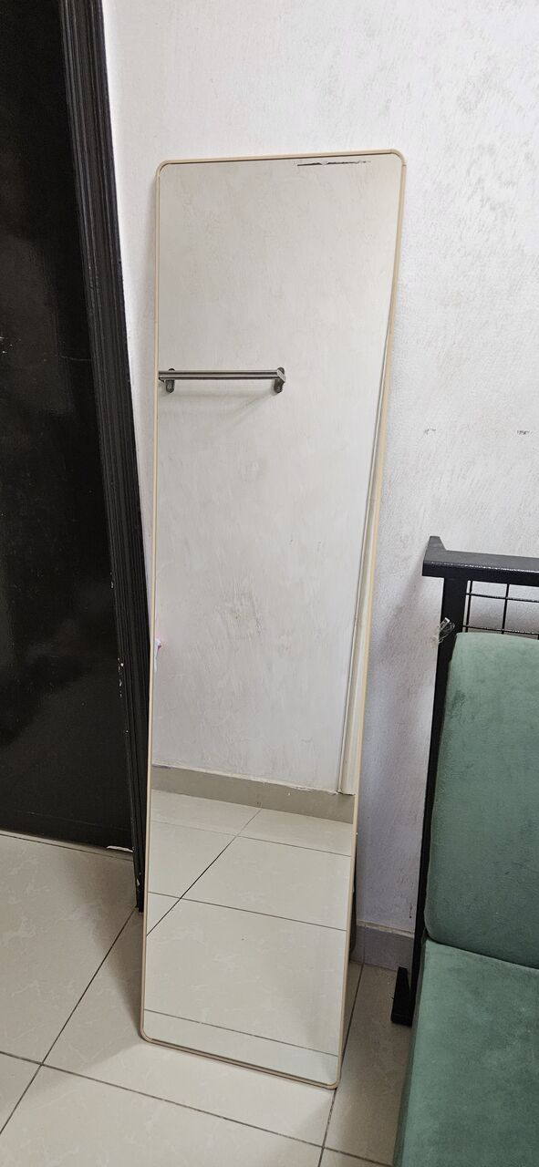 Riyadh, Furniture, SAR 1,  Glass Table & Standing Mirror For Sale