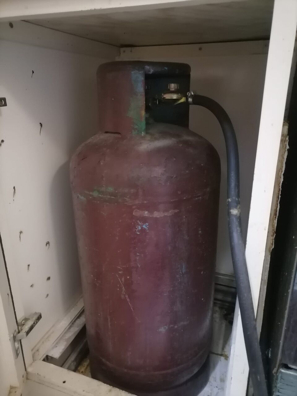Busaiteen, Household Items, BHD 15,  Gas Cylinder For Sale 2 Nos