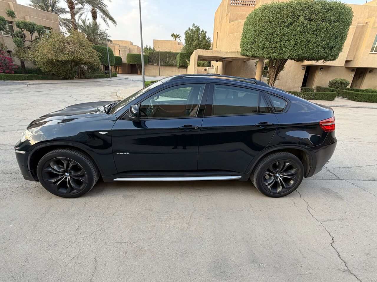 Riyadh, Vehicles, Cars & Trucks , SAR 70000,  BMW X6,  2014,  Automatic,  107500 KM,    For Sale. One Expat Owner. No Accidents. Full Service History
