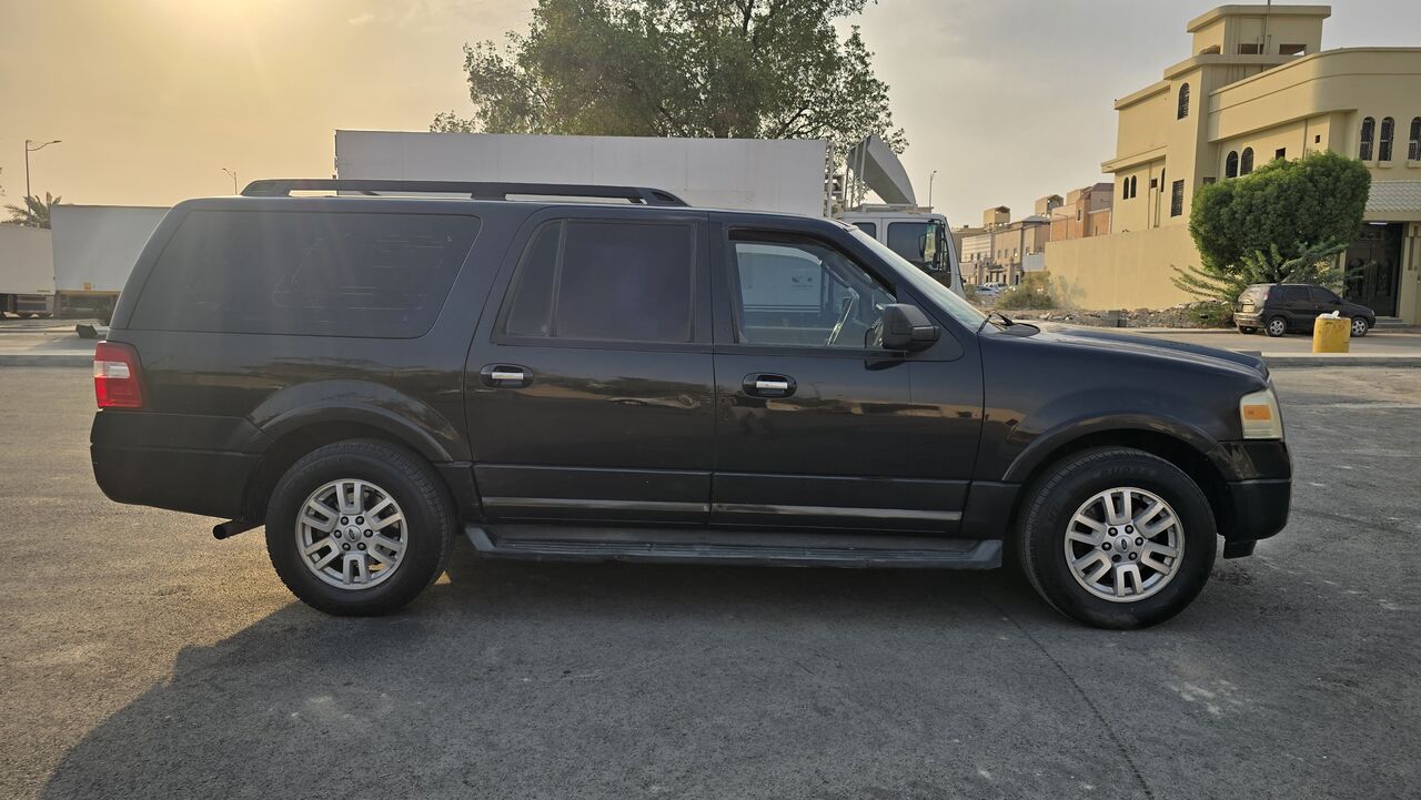 Riyadh, Vehicles, Cars & Trucks , SAR 19500,  Ford Expedition EL,  2010,  Automatic,  410000 KM,    255k Mil