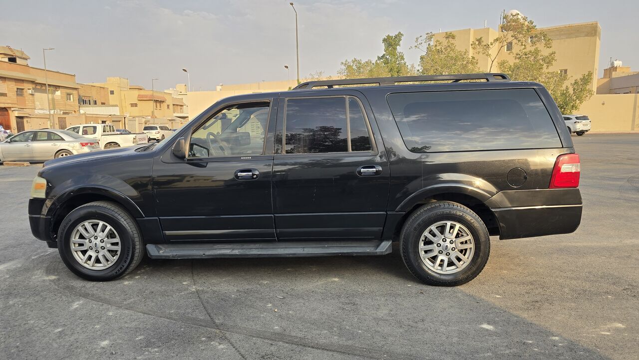 Riyadh, Vehicles, Cars & Trucks , SAR 19500,  Ford Expedition EL,  2010,  Automatic,  410000 KM,    255k Mil