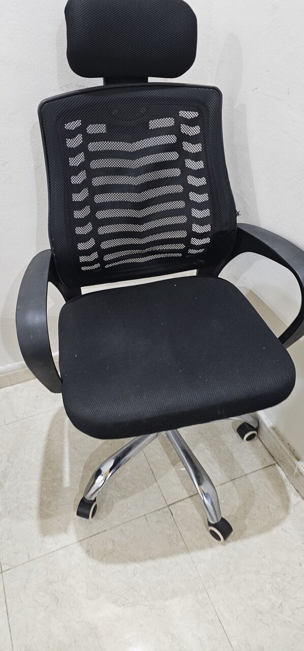 Jeddah, Household Items, SAR 300,  Study Table Wooden With Cushion Chair