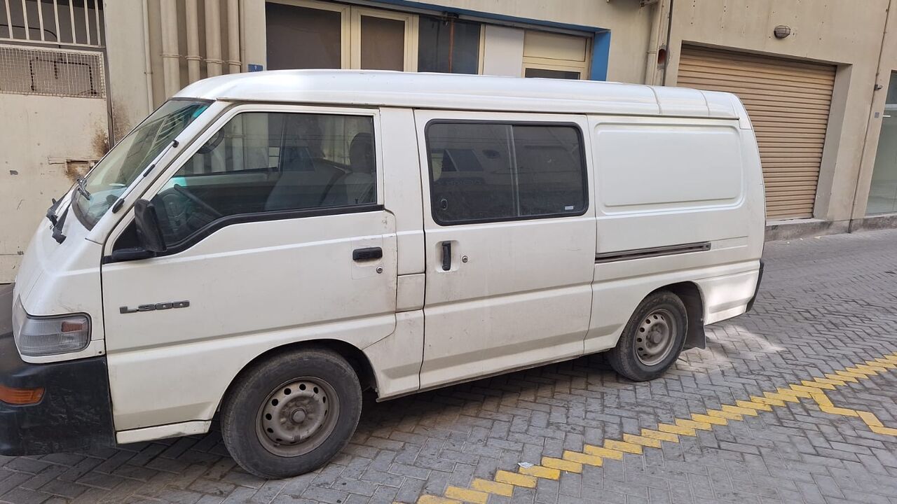 Isa Town, Vehicles, Cars & Trucks , BHD 1000,  Mitsubishi L300,  2011,  Manual,  300000 KM,   (PVT Goods Vehicle)For Sale