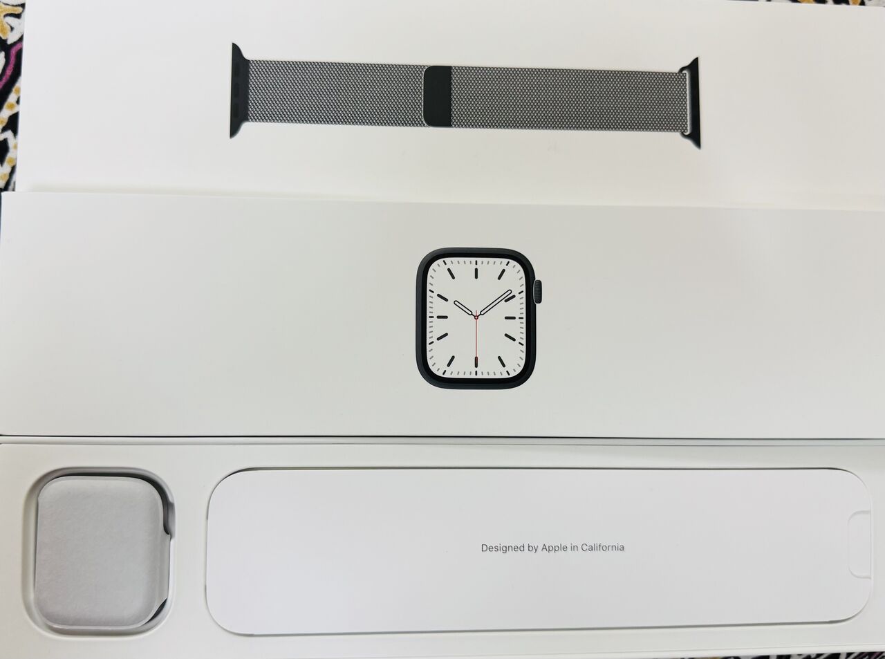 Riyadh, Watches, SAR 1200,  Apple Watch Series 7 45mm Graphite Stainless Steel Case With Milanese Loop Band