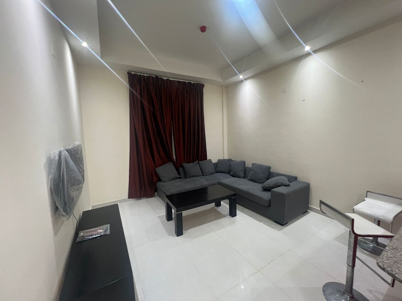 Burhama, Apartments, Flats, Houses & Villas, BHD 300/month,  Furnished,  2 BR,  Apartment For Rent In Burhama