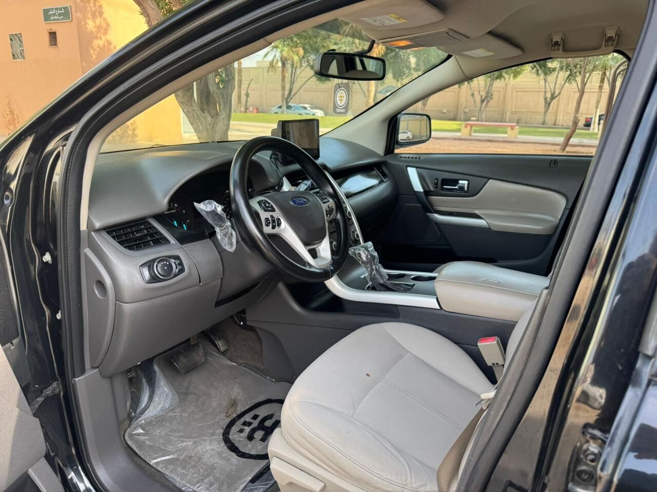 Riyadh, Vehicles, Cars & Trucks , SAR 28000,  Ford Edge,  2013,  Automatic,  231000 KM,    SE &ndash; Used For Sale  * Transmission:  * Fuel: Gasoline * Mileage: 2
