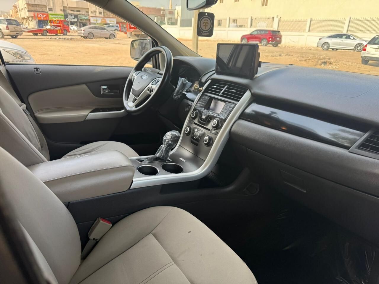 Riyadh, Vehicles, Cars & Trucks , SAR 28000,  Ford Edge,  2013,  Automatic,  231000 KM,    SE &ndash; Used For Sale  * Transmission:  * Fuel: Gasoline * Mileage: 2