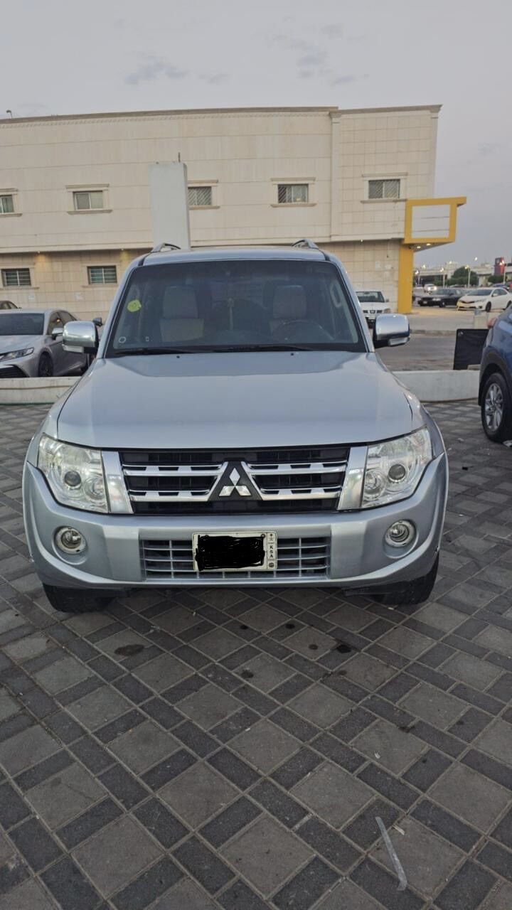 Riyadh, Vehicles, Cars & Trucks , SAR 32000,  Mitsubishi Pajero,  2013,  Automatic,  227000 KM,  Very Well Maintained