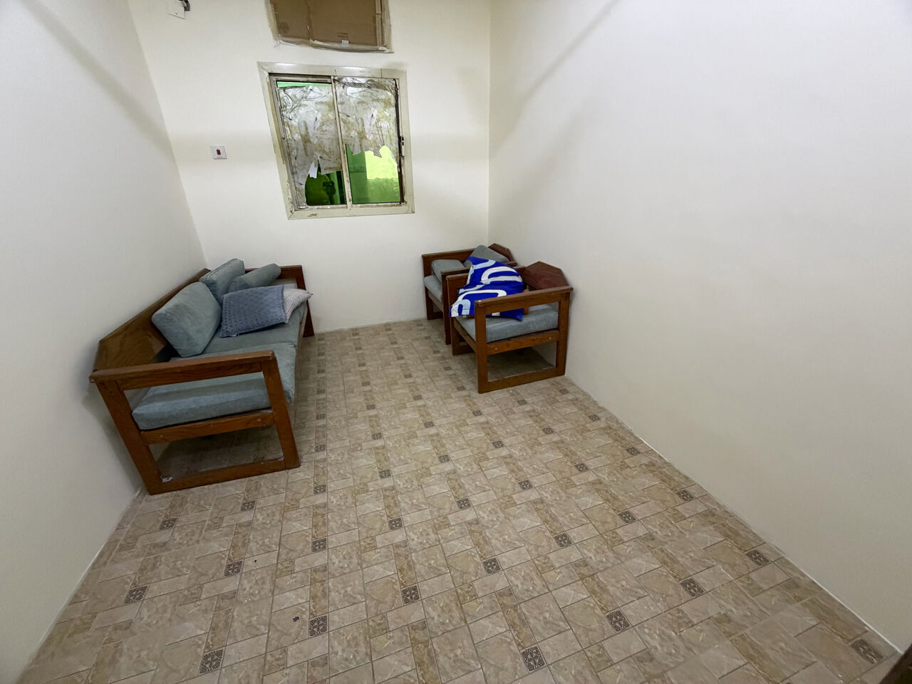 Salmaniya, Apartments, Flats, Houses & Villas, BHD 160/month,  3 BR,  3 Bedroom Flat For Rent Unlimited Ewa