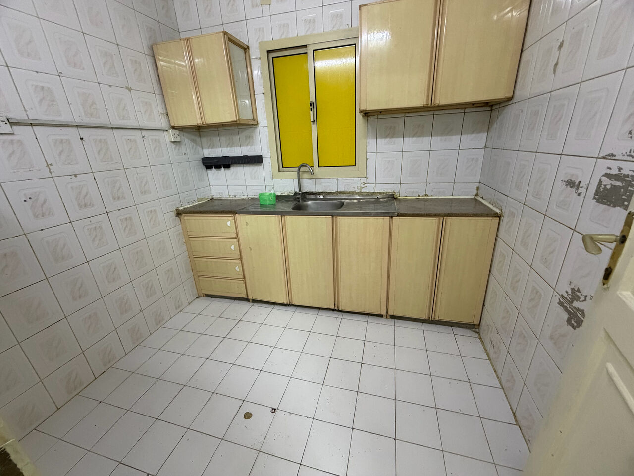 Salmaniya, Apartments, Flats, Houses & Villas, BHD 210/month,  2 BR,  2 Bedroom Flat For Rent Unlimited Ewa