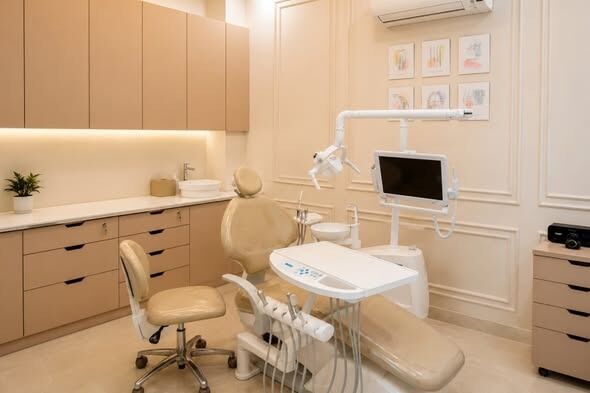 Greater Noida, Dental, Smile Makeover In Noida Extension &ndash; Transform Your Smile | Dentwise Medwise