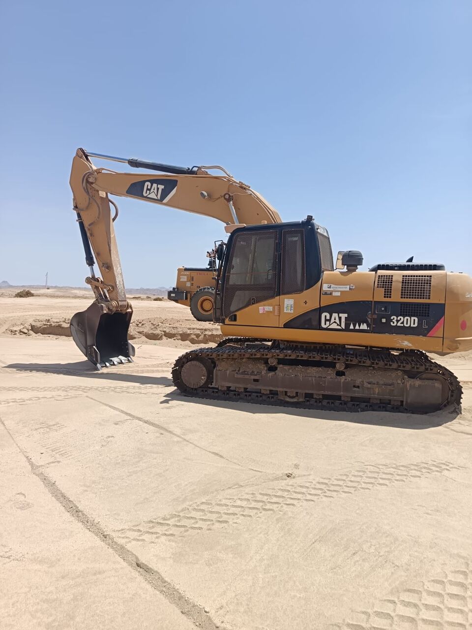 Riyadh, Logistics, Excavator 320, 20 Ton Available