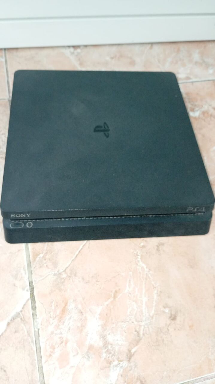 Riyadh, Video Games, SAR 800,  Sony Playstation 4 For Sale