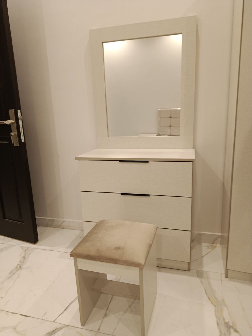 Jeddah, Furniture, SAR 1,  New Complete Bedroom Set For Sale