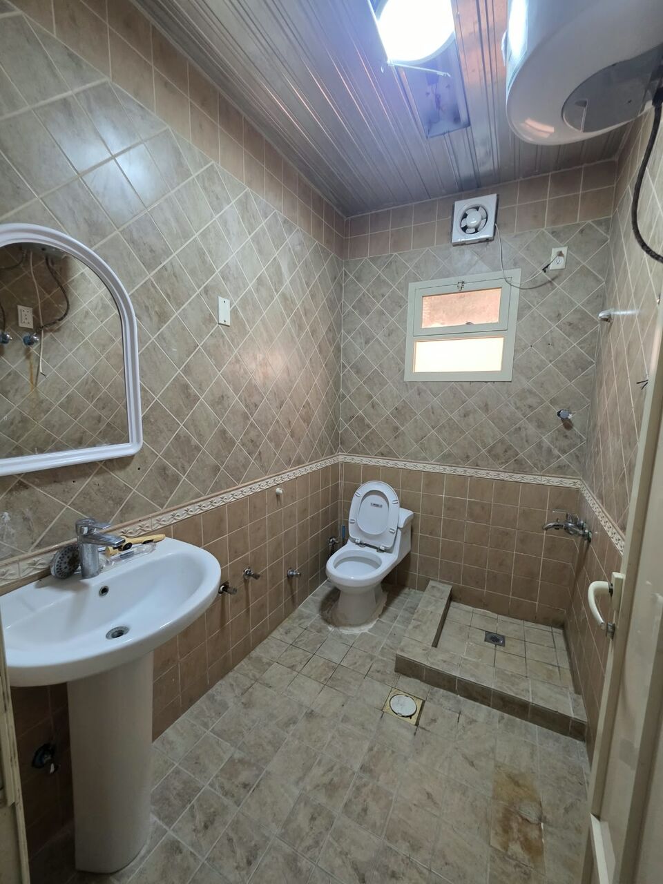 Khobar, Apartments, Flats, Houses & Villas, SAR 18600/year,  3 BR,  Consists Of:- 3 Bedrooms, A Living Room, 2 Bathrooms, And A Kitchen, Second Floor  Elevat